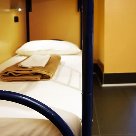 Aig Piero Rotta Hostel Milan
